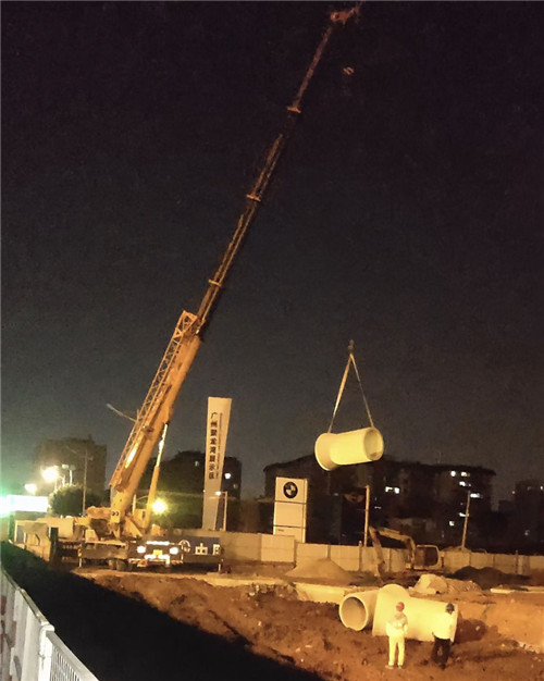 乳山市“弯臂矫正”—— 吊车的 “形变补偿” 技术