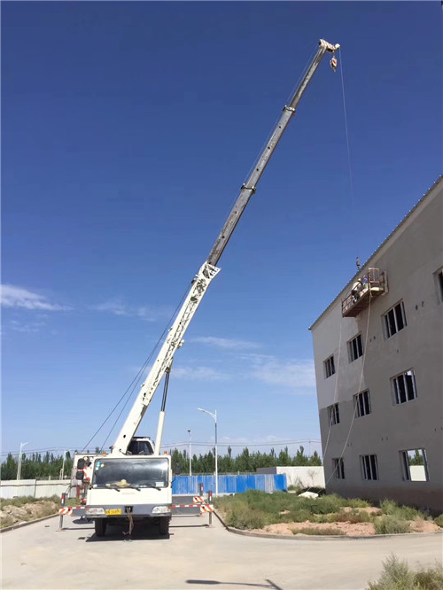 乳山市“轻装强干”—— 吊车的 “轻量化臂架” 技术